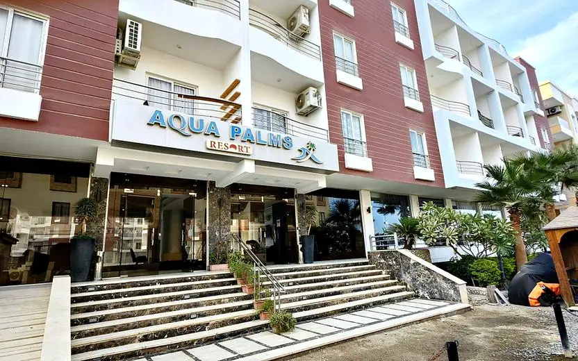 Aqua Palms main entrance